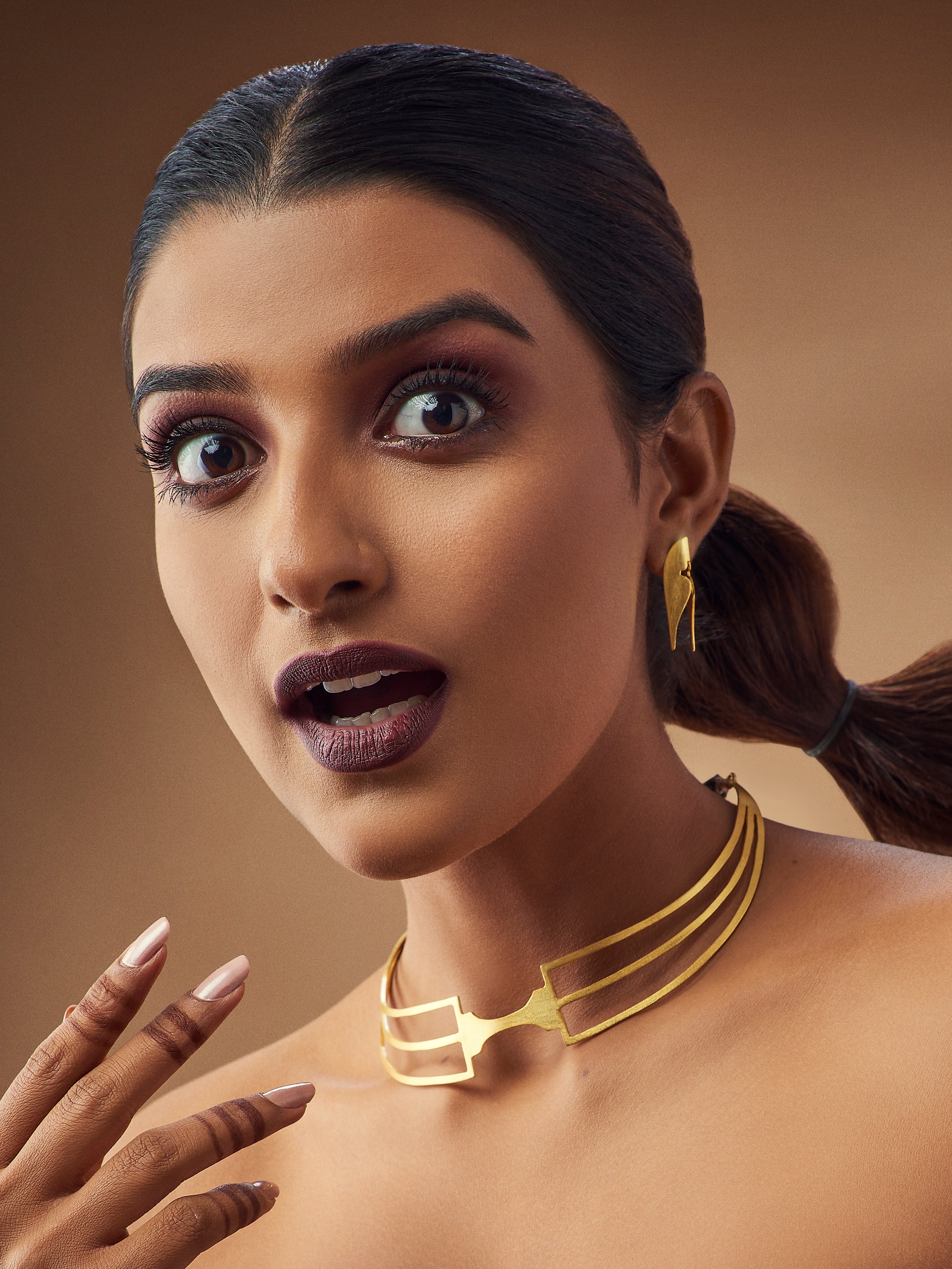 Dagger Choker Neckpiece
